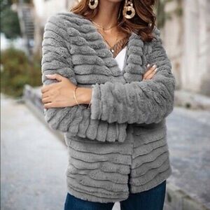 Luna Tuccini grey like new fluffy cardigan shrug